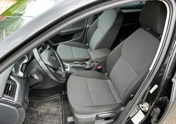 Skoda Octavia cena 36800 przebieg: 239000, rok produkcji 2014 z Grudziądz małe 667